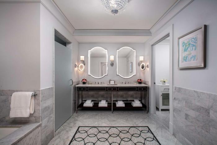 waldorf astoria chicago