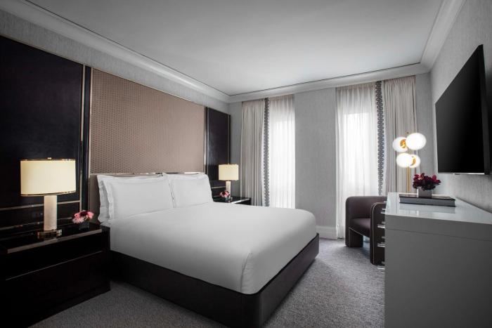 waldorf astoria chicago