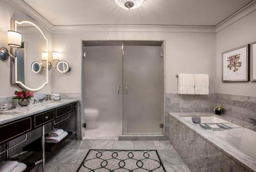 waldorf astoria chicago
