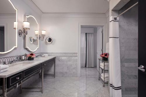 waldorf astoria chicago
