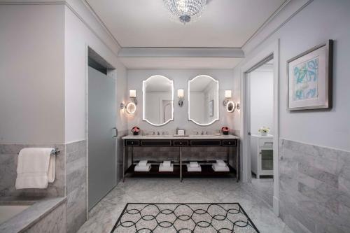 waldorf astoria chicago