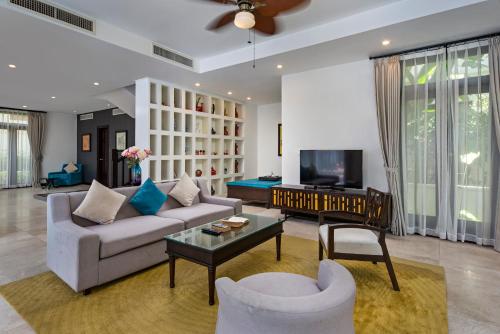 abogo resort villa beachfront city center danang