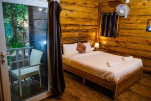 Kayaniv Resort,Mandrem>>Goa,3 star