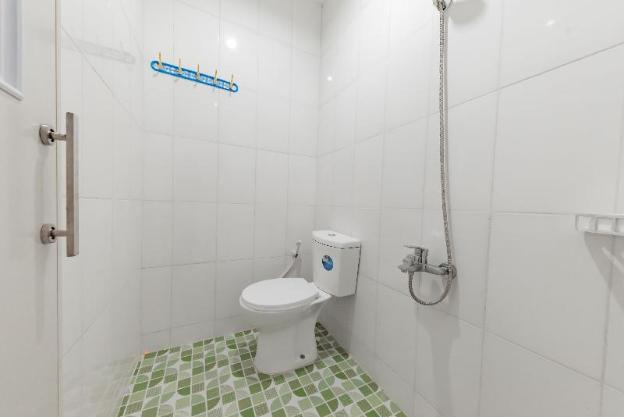 reddoorz syariah plus near tugu bubur ayam cianjur