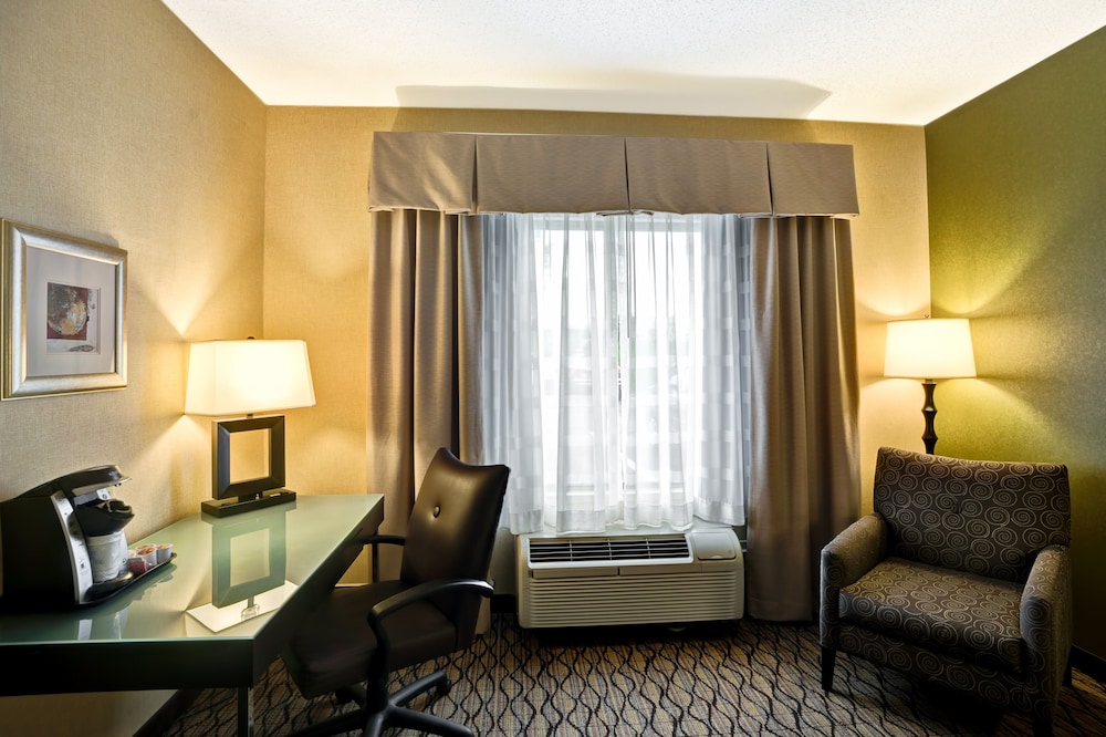 Holiday Inn Express Hotel & Suites Christiansburg By Ihg,Christiansburg>>Blacksburg,3 star