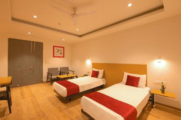 the grand tashree hotel at delhi airport