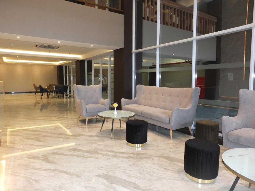 w three style hotel makassar