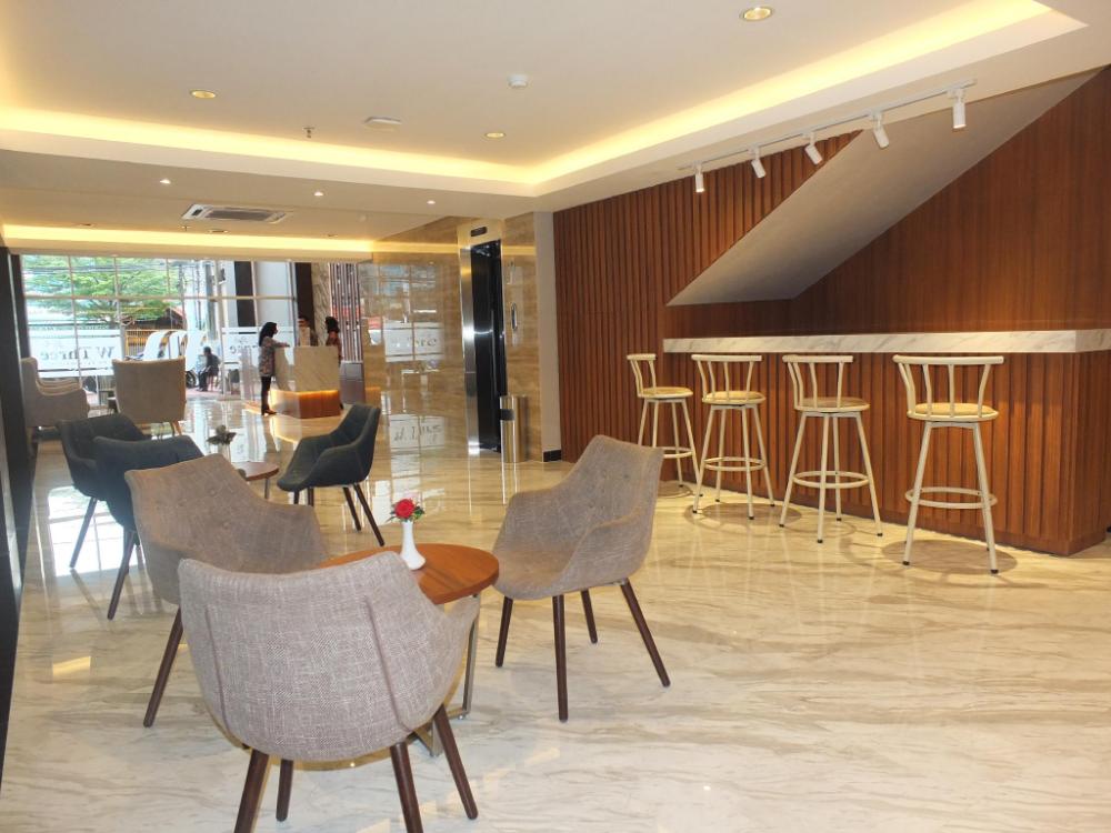 w three style hotel makassar