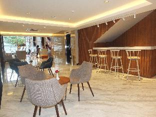 w three style hotel makassar