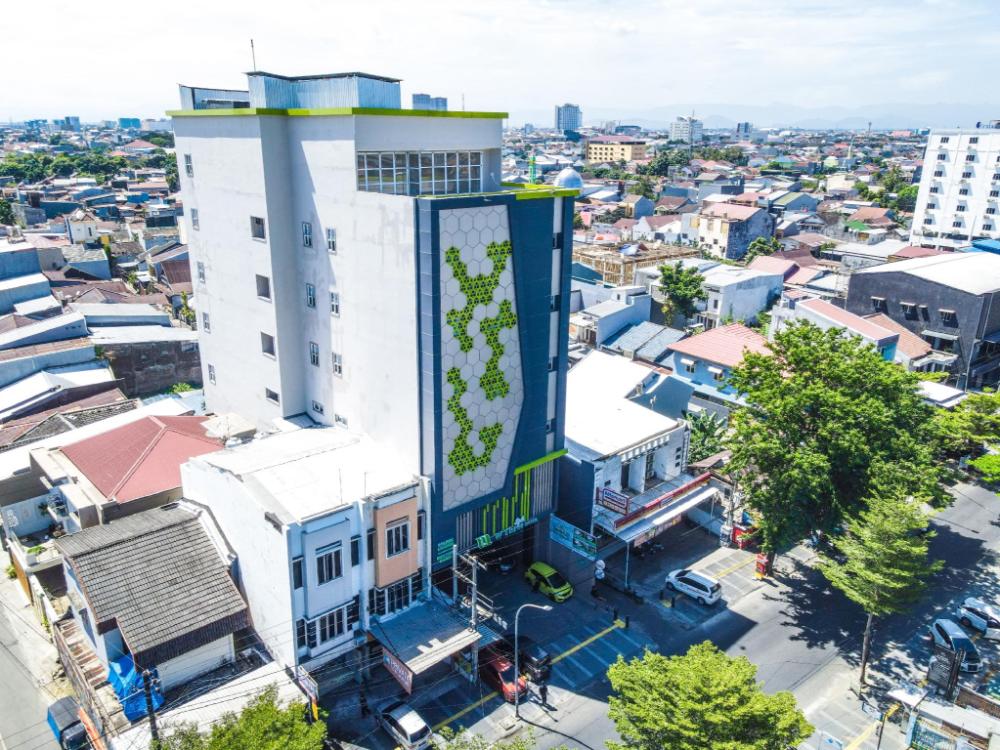 w three style hotel makassar