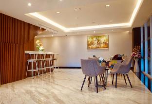 w three style hotel makassar