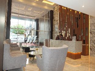 w three style hotel makassar