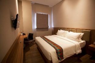 w three style hotel makassar