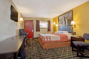 Super 8 By Wyndham Cincinnati/Springdale Oh,Hamilton>>Cincinnati,2 star
