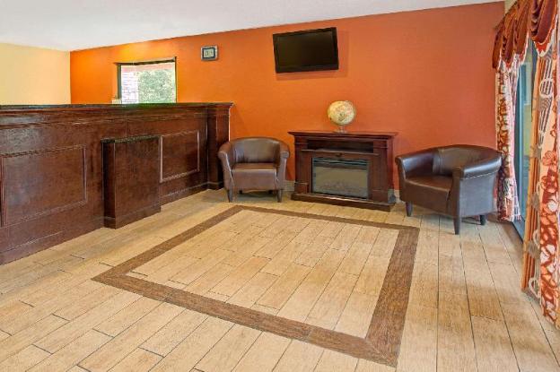 super 8 by wyndham cincinnati springdale oh