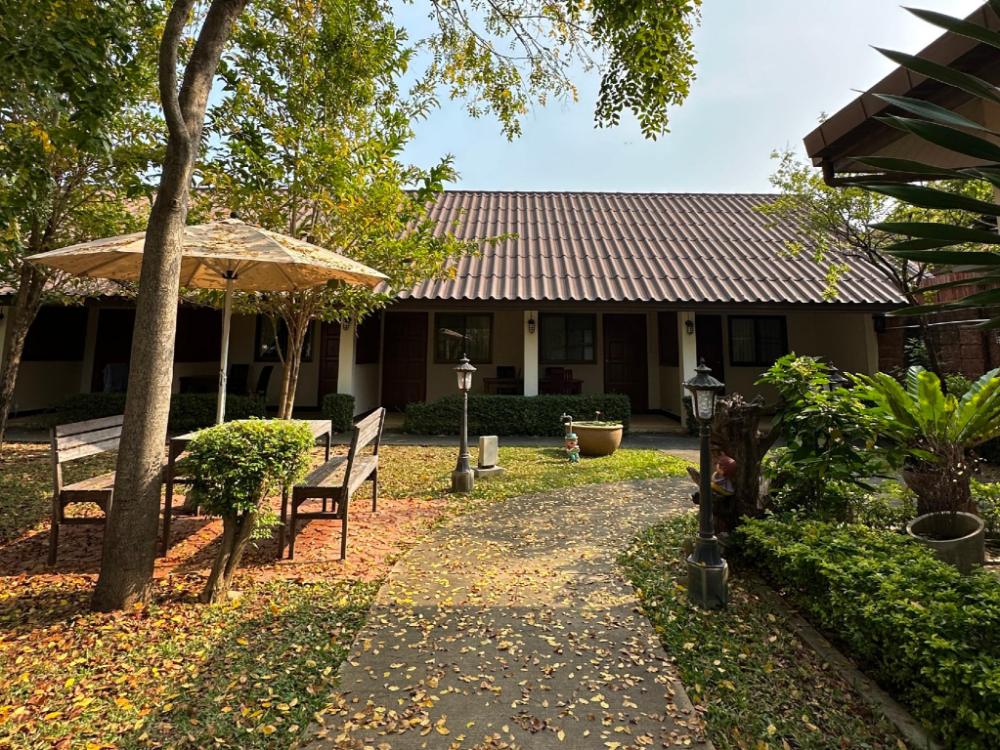 the nine bed and restaurant