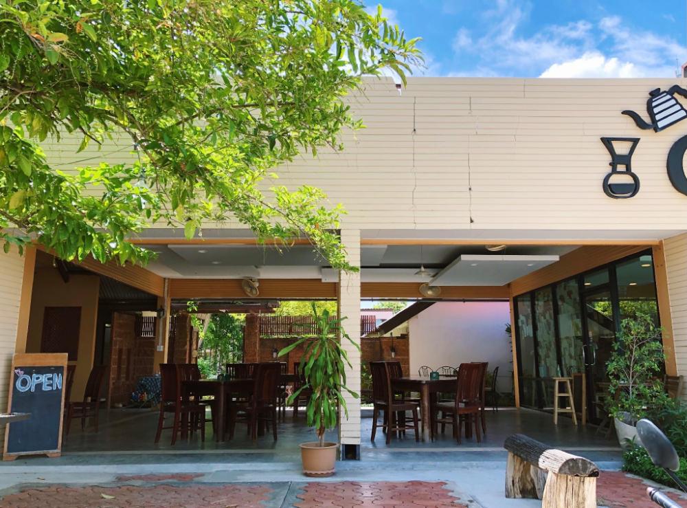 the nine bed and restaurant