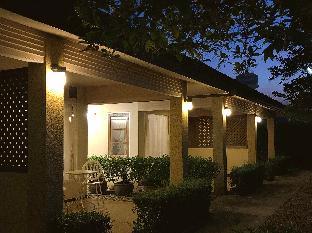 the nine bed and restaurant