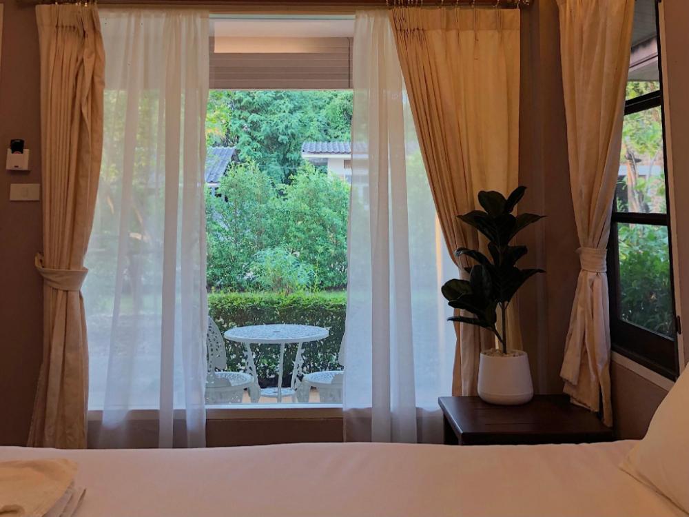 the nine bed and restaurant