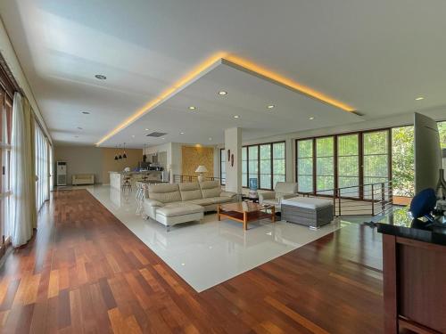 merbau luxurious villa senggigi by the lavana 5 bedroom villa