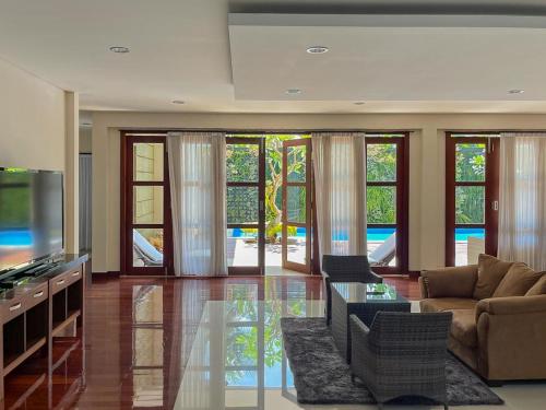 merbau luxurious villa senggigi by the lavana 5 bedroom villa