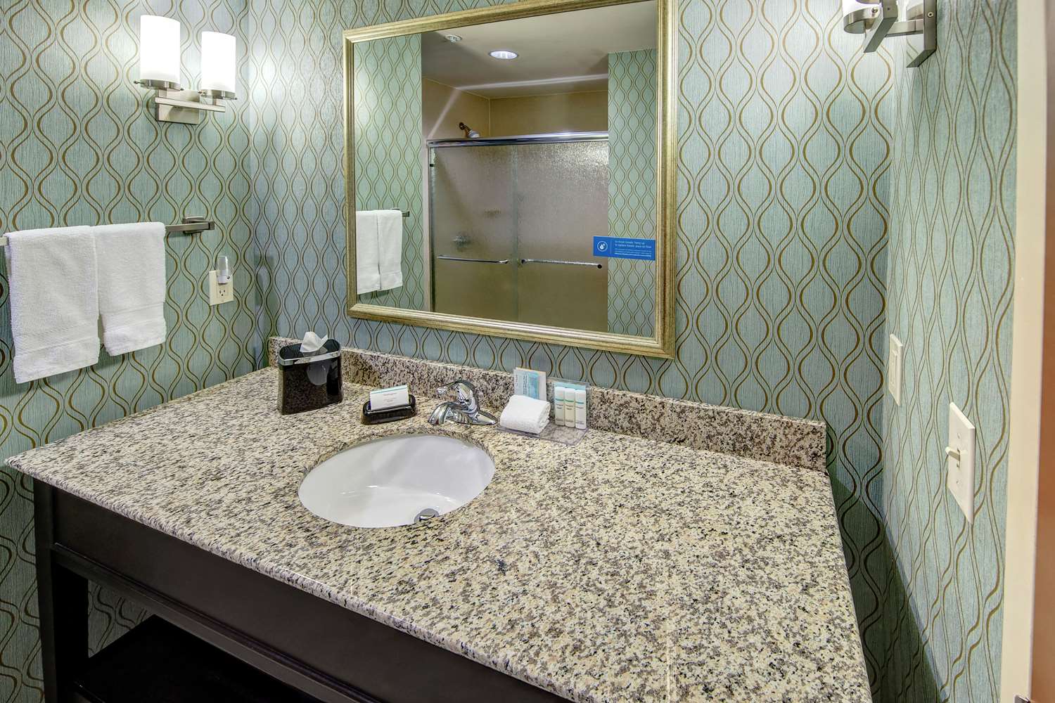 hampton inn and suites clarksville