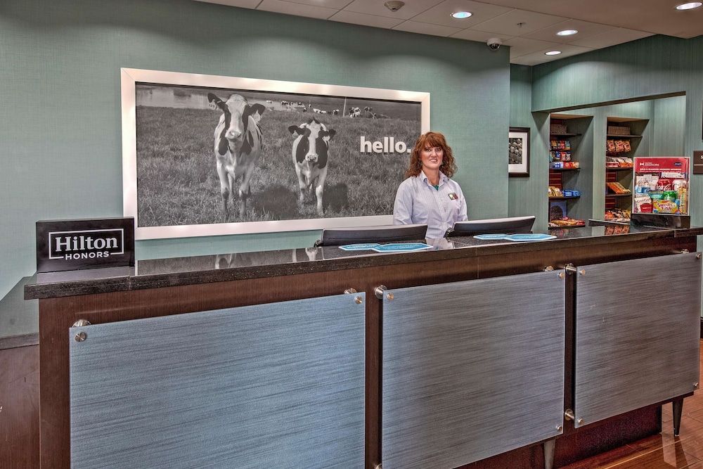 hampton inn and suites clarksville