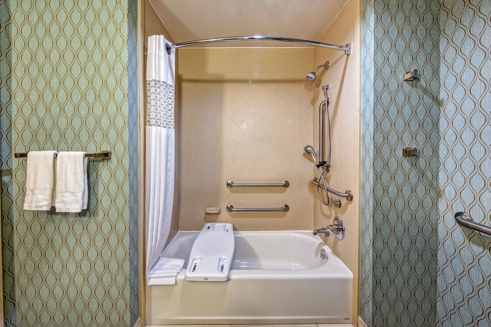 hampton inn and suites clarksville