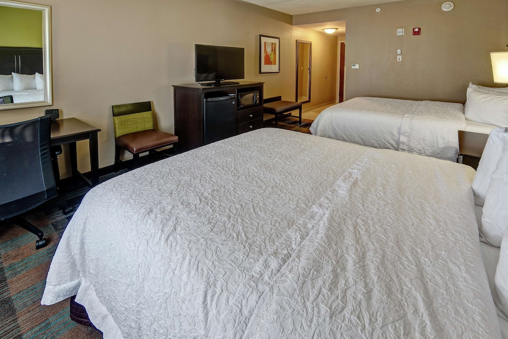 hampton inn and suites clarksville
