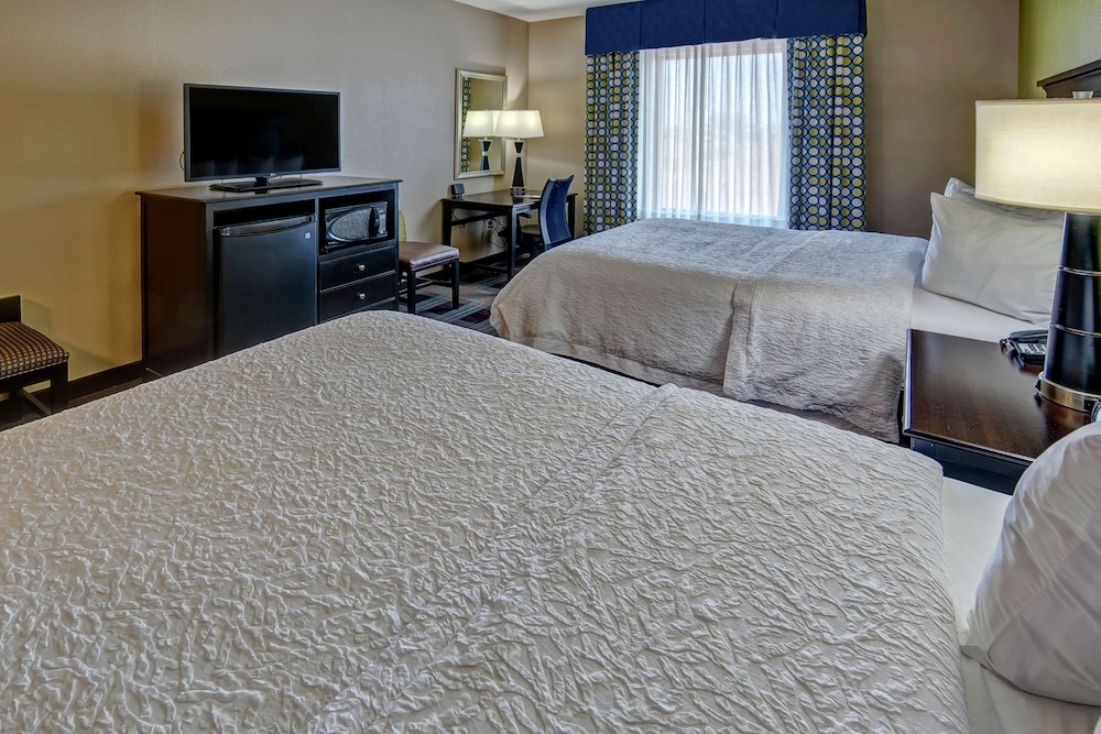 hampton inn and suites clarksville