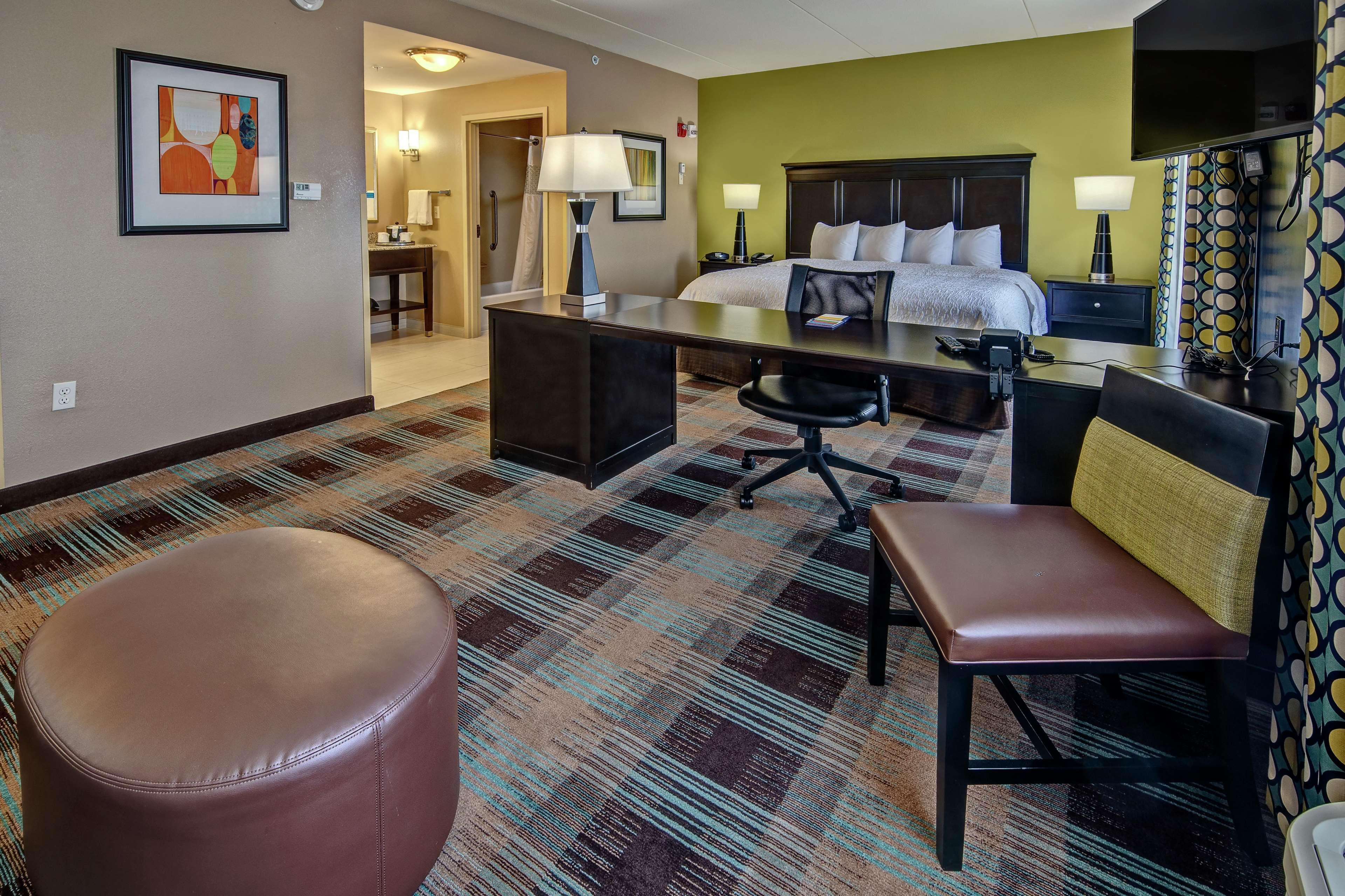 hampton inn and suites clarksville
