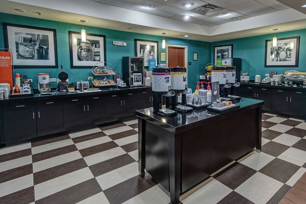 hampton inn and suites clarksville