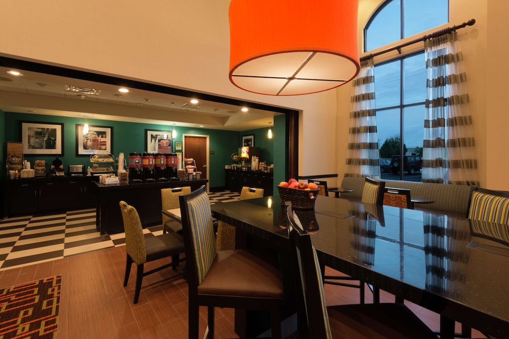 hampton inn and suites clarksville