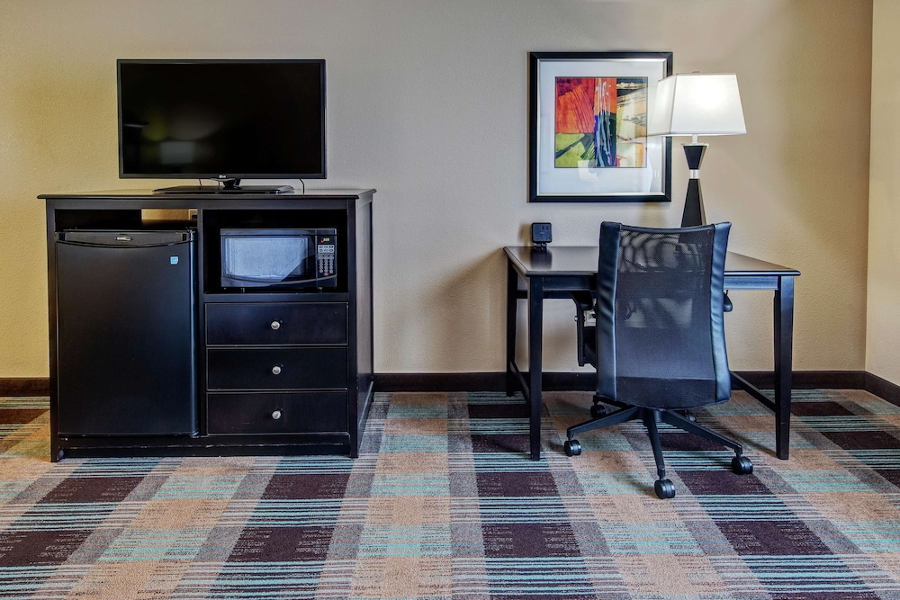 hampton inn and suites clarksville