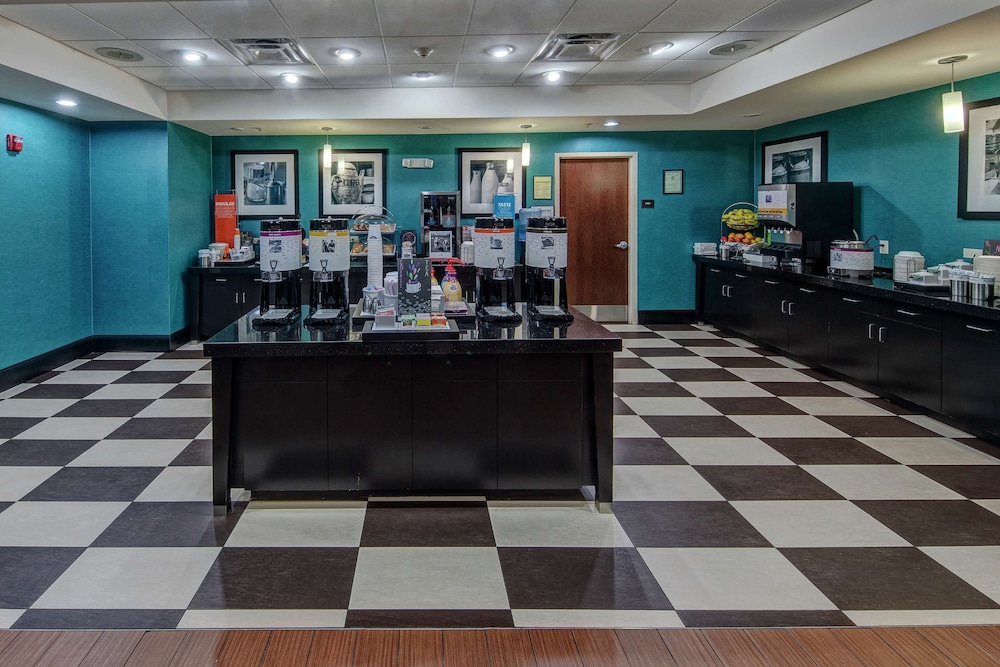hampton inn and suites clarksville