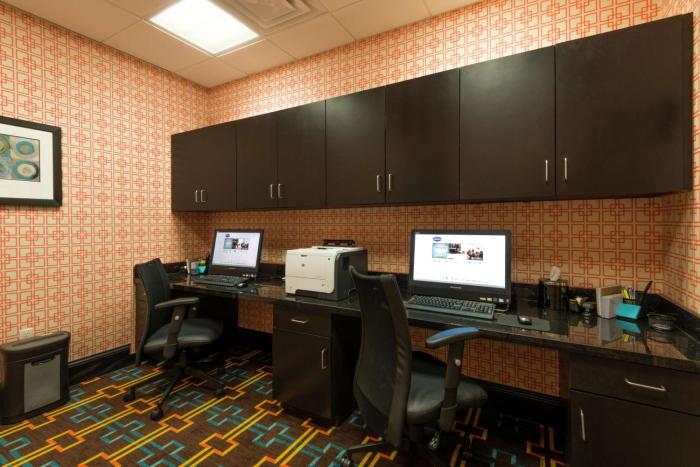 hampton inn and suites clarksville