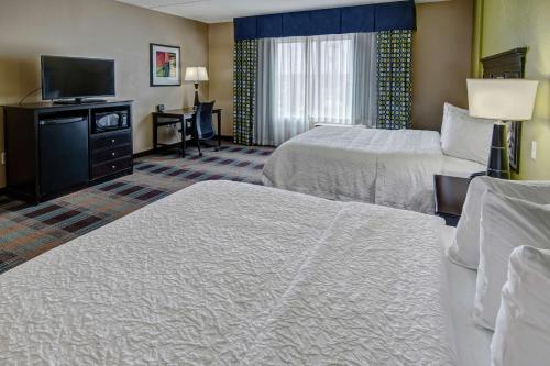 hampton inn and suites clarksville