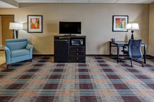 hampton inn and suites clarksville