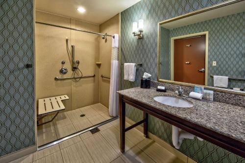 hampton inn and suites clarksville