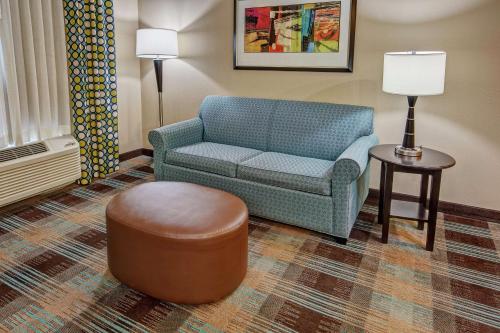 hampton inn and suites clarksville