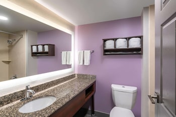 La Quinta Inn & Suites By Wyndham Clarksville,Montgomery County>>Clarksville,3 star