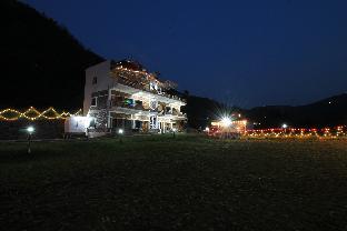 the needam luxury in the stunning himalayas