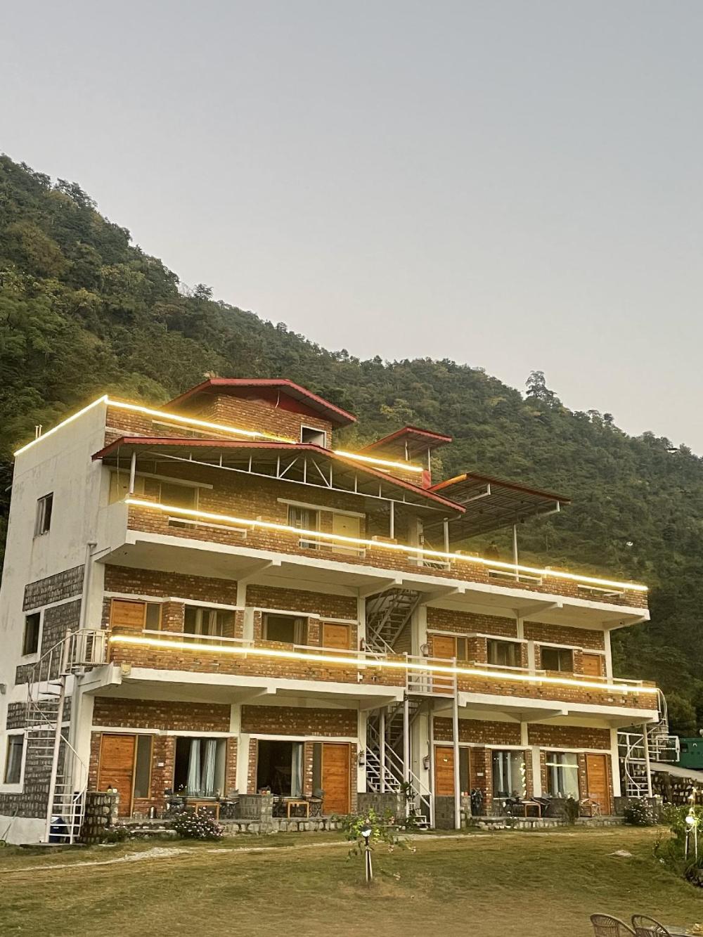 the needam luxury in the stunning himalayas