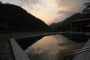 the needam luxury in the stunning himalayas