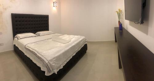 tiverton homestay