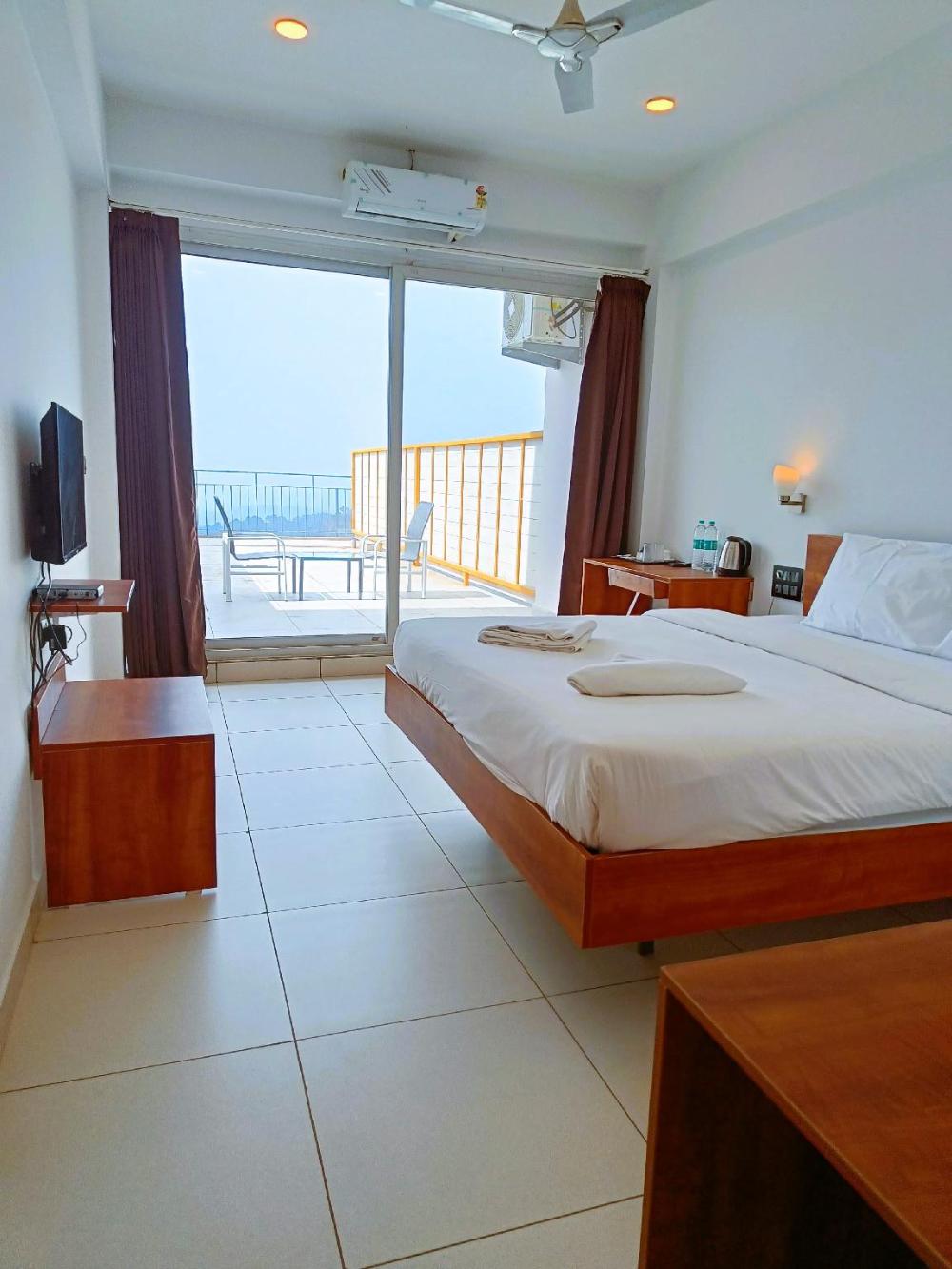 the cliff edge coorg