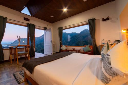 zostel plus nainital naina range