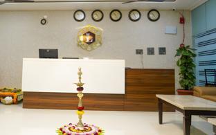 hotel lahari international