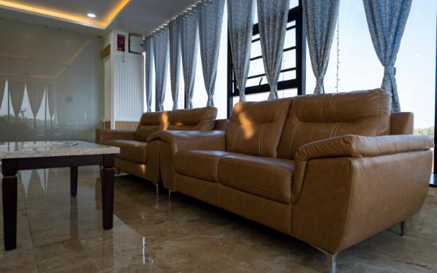 hotel lahari international