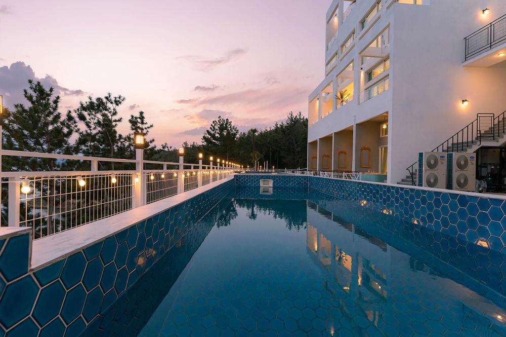 yeosu siesta poolvilla
